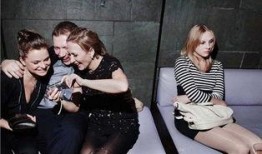 美国女王爆料事件视频播放,揭秘王室内部惊人真相