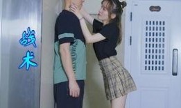 网红情侣吵架吃瓜图片,吃瓜群众围观热议！