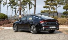 起亚k5最新爆料视频,性能与科技并重，引领中级车市场新潮流