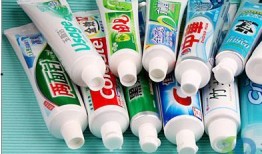 医生爆料牙膏是真的吗视频,牙膏真相曝光，你还在用错牙膏吗？