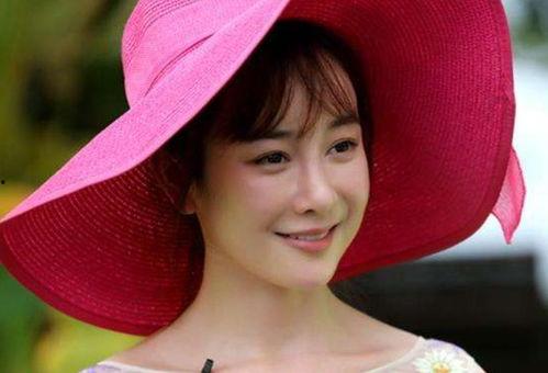 裹干发帽吃娱乐瓜,揭秘明星幕后趣事