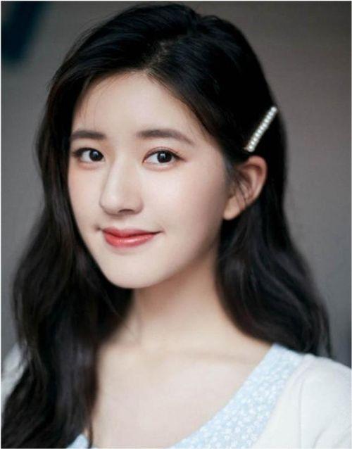 吃瓜星娱乐赵露思,吃瓜星娱乐中的璀璨新星